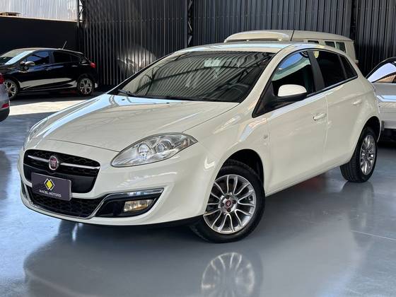 FIAT BRAVO 1.8 ESSENCE 16V FLEX 4P AUTOMATIZADO FIAT BRAVO 1.8 ESSENCE 16V FLEX 4P AUTOMATIZADO